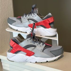 Nike Huarache Run Shoes 654280-006  Grey/Hot Pink/White Youth Sz 5.5Y Women's 7